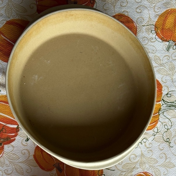 The Pampered Chef Stoneware Round Baker / Baking Dish - Picture 1 of 3